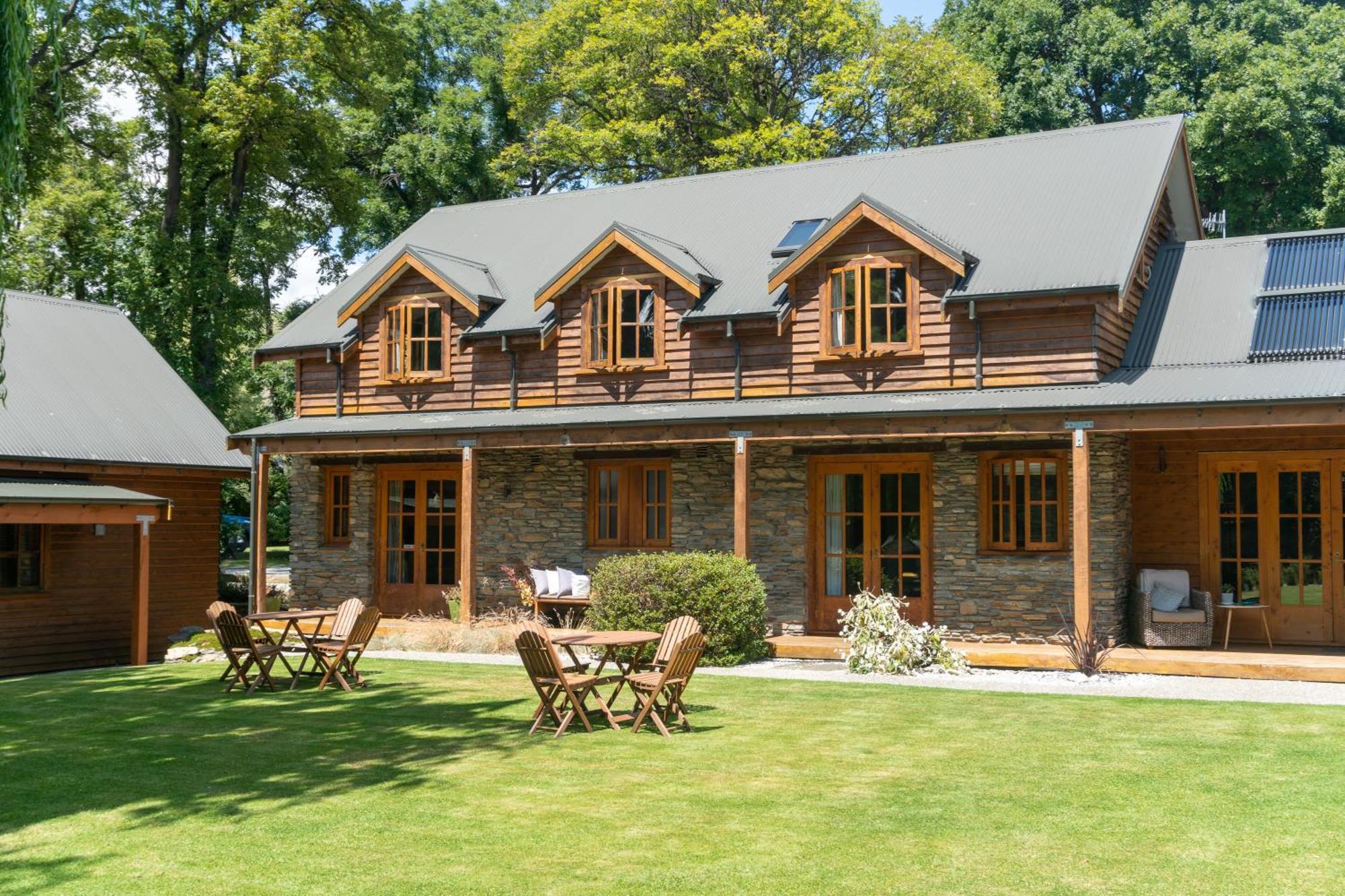 Wanaka Homestead Lodge & Cottages Buitenkant foto